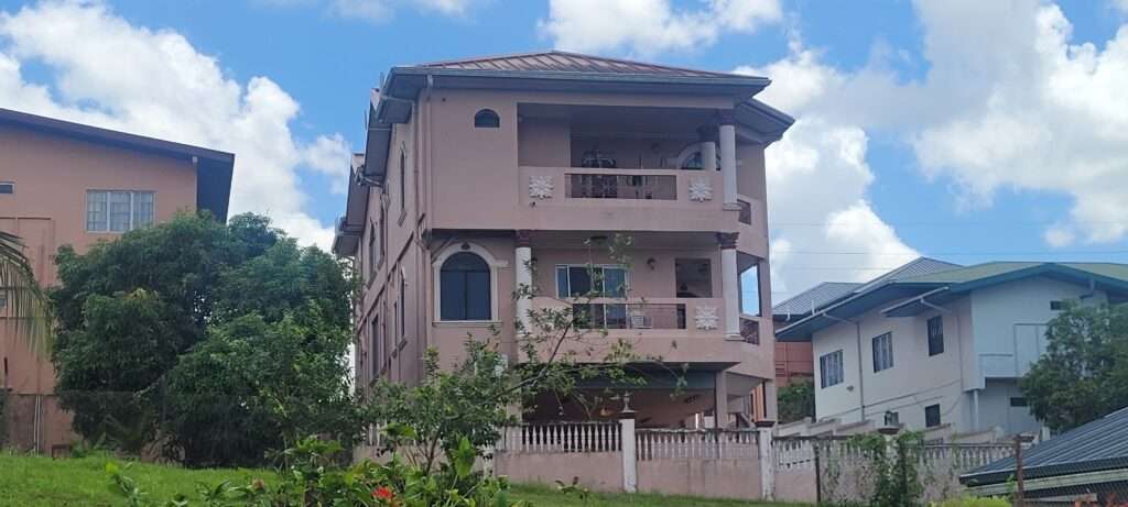 Tri-Level House In Location Comparable To Palmiste 3 Tri-Level House In Location Comparable To Palmiste